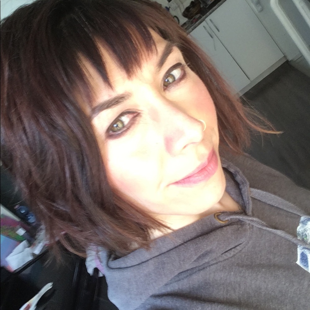 Meet your Posher, April